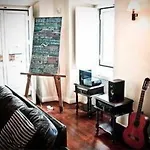 Oasis Backpackers' Cowork & Coliving