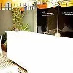 Hostal Oasis Backpackers' Cowork & Coliving Lisboa