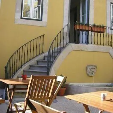 אכסניה Oasis Backpackers' Cowork & Coliving