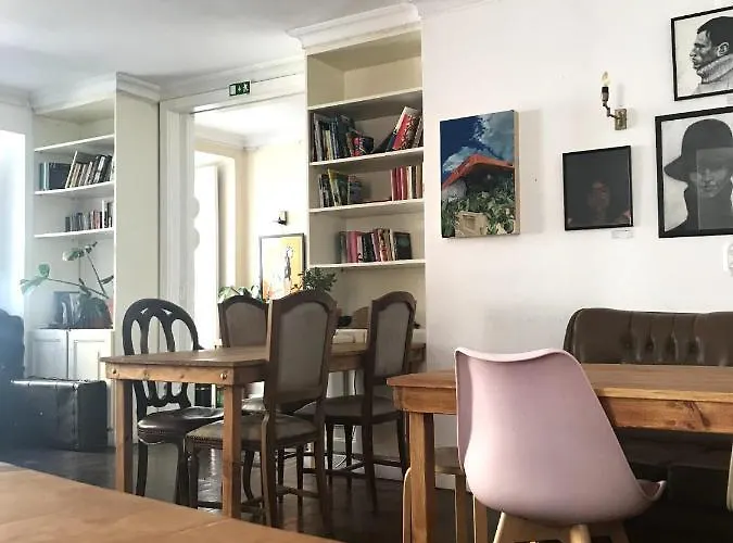 Oasis Backpackers' Cowork & Coliving Лиссабон