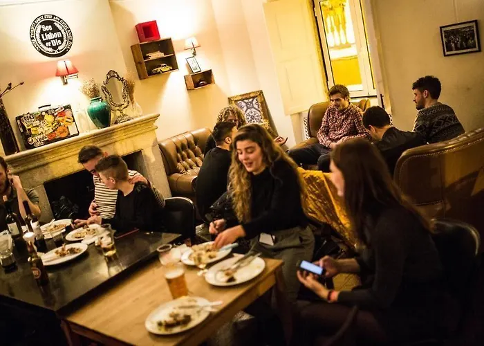 Хостел Oasis Backpackers' Cowork & Coliving