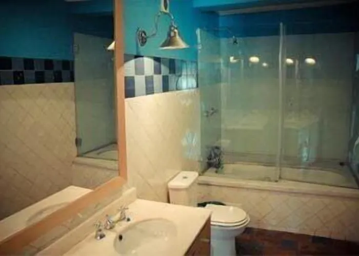 Oasis Backpackers' Cowork & Coliving *