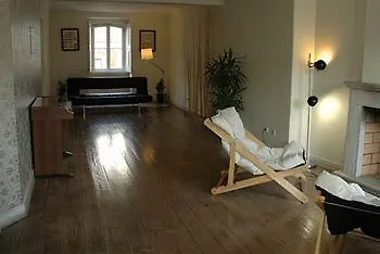 Хостел Oasis Backpackers' Cowork & Coliving