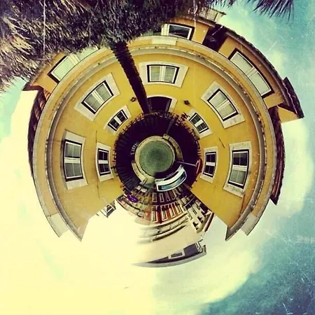 Oasis Backpackers' Cowork & Coliving Ostello