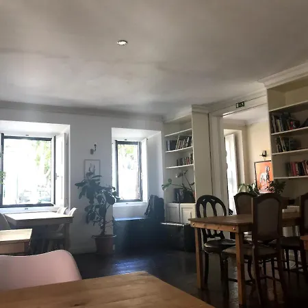 Oasis Backpackers' Cowork & Coliving Hostel *