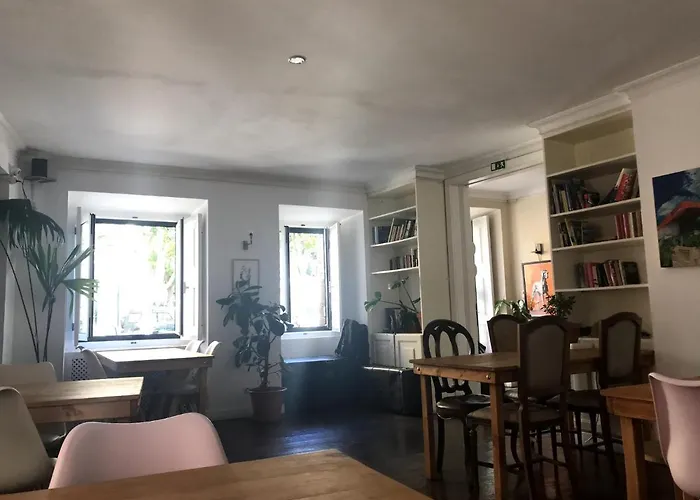 Oasis Backpackers' Cowork&coliving Hostel *